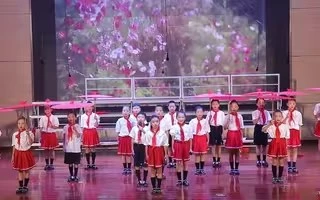 朗诵《红色的童话》新晃县中寨小学