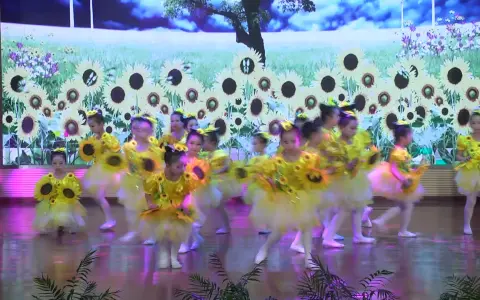 07酒店塘完全小学群舞《花儿朵朵向太阳》&新晃县第19届校园艺术节集体节目比赛