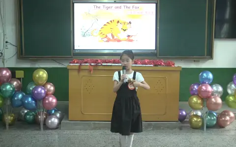 12三年级_张玲菲_演讲《The Tiger and the Fox 狐假虎威》