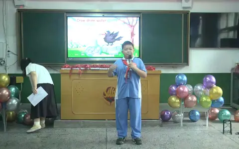21四年级_杨智翔_演讲《crow drink water乌鸦喝水》