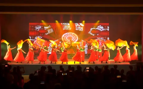 01开场舞蹈《和谐中国》怀化老干部大学艺术团